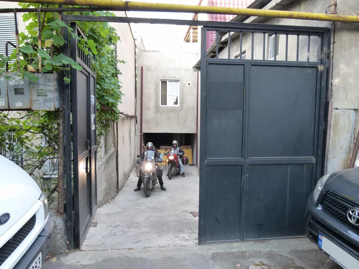 Why Me Eco-Friendly Hostel 第比利斯 外观 照片